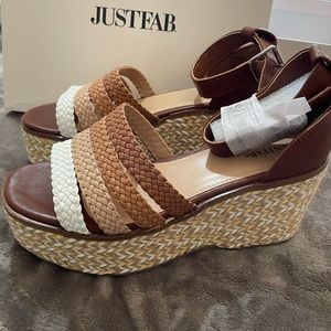 Shoe dazzle wedges, never been worn..Super cute!